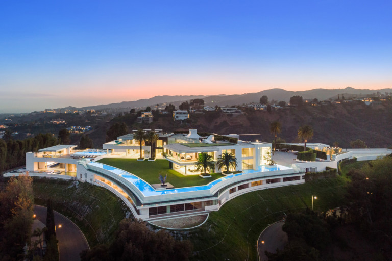 Aaron Kirman lists “The One” at $295 million